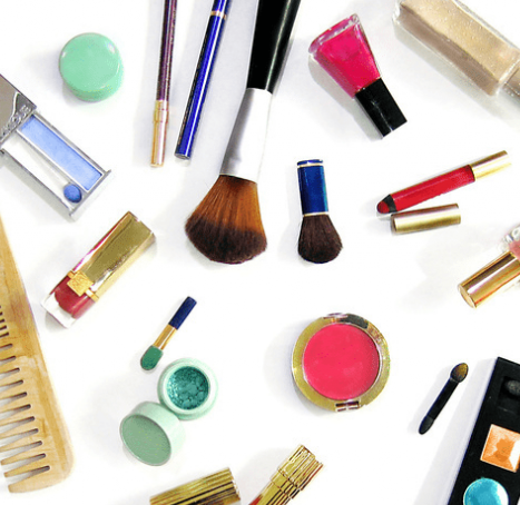 如何知道化妆品真假辨别，怎样才能辨别化妆品的真假